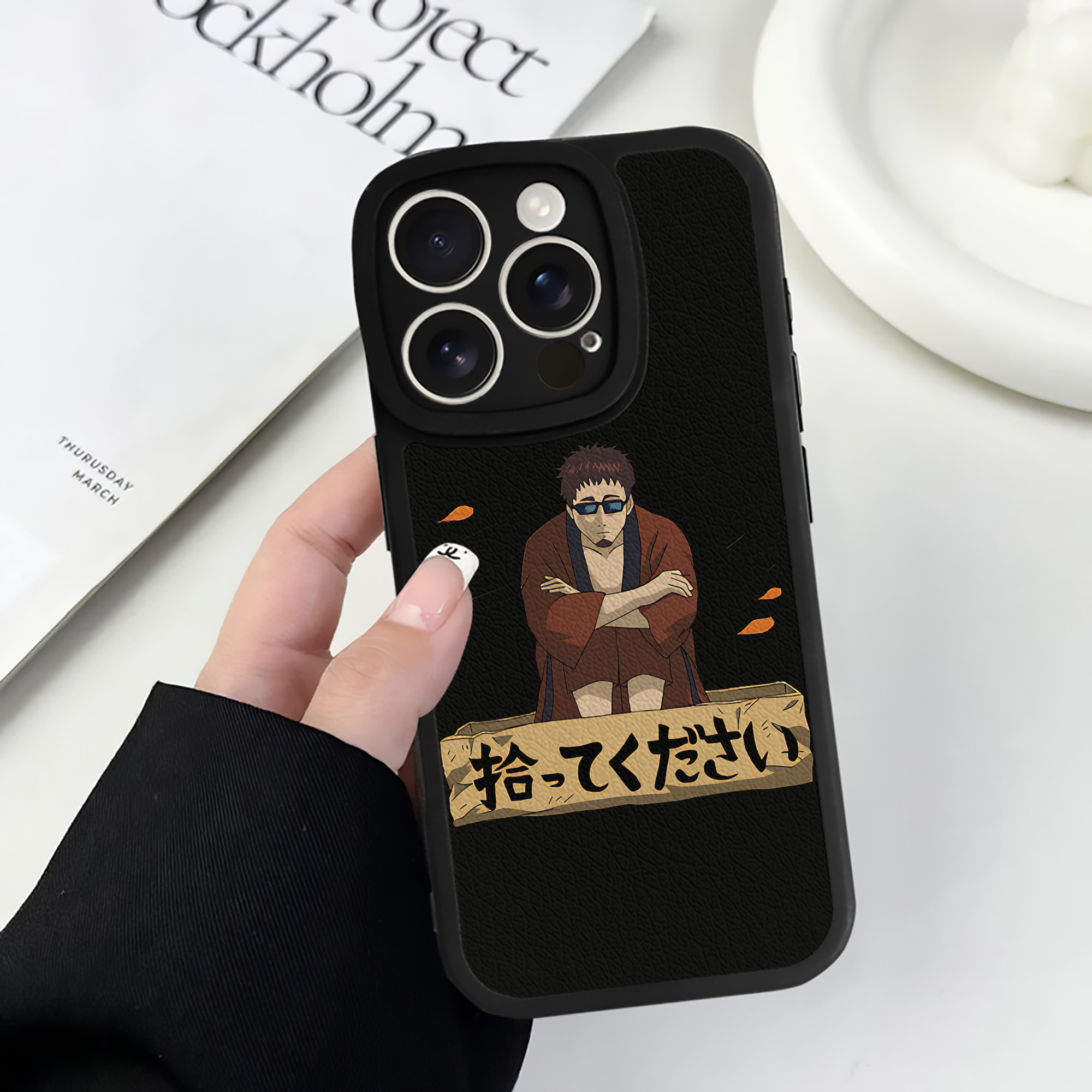 （画像用） ぎんたま 坂田銀時（さかたぎんとき） 神楽 志村新八（しむら しんぱち） GINTAMA Sakata Gintoki Kagura Shimura Shinpachi 【iPhone 16シリーズ対応】シリコンスマホケース（レザー調） 材質：シリコン